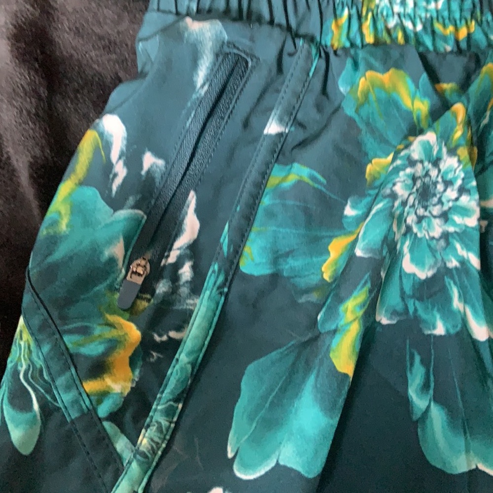 Avia running shorts double layer size large - Picture 6 of 8